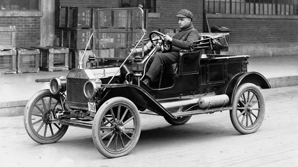Први Фордов модел Т 1908