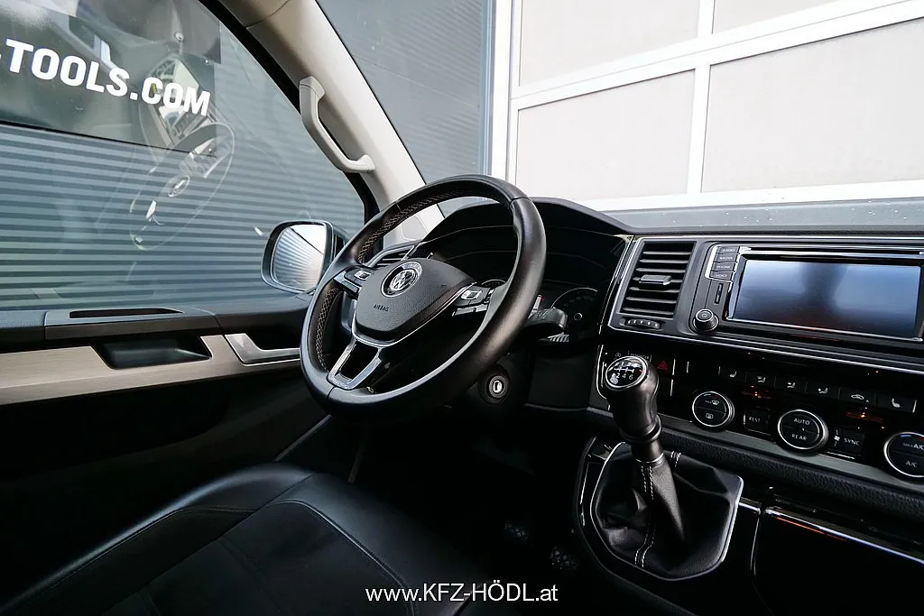 Volkswagen Multivan Generation Six 2,0 TDI BMT Image 9
