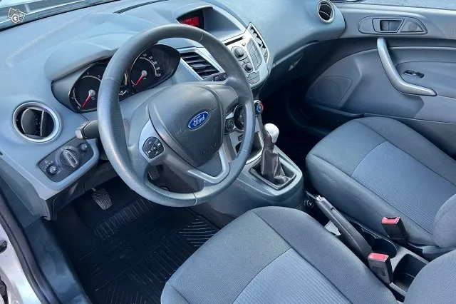 Ford Fiesta 1,25 60 hv Trend M5 5-ovinen Image 7