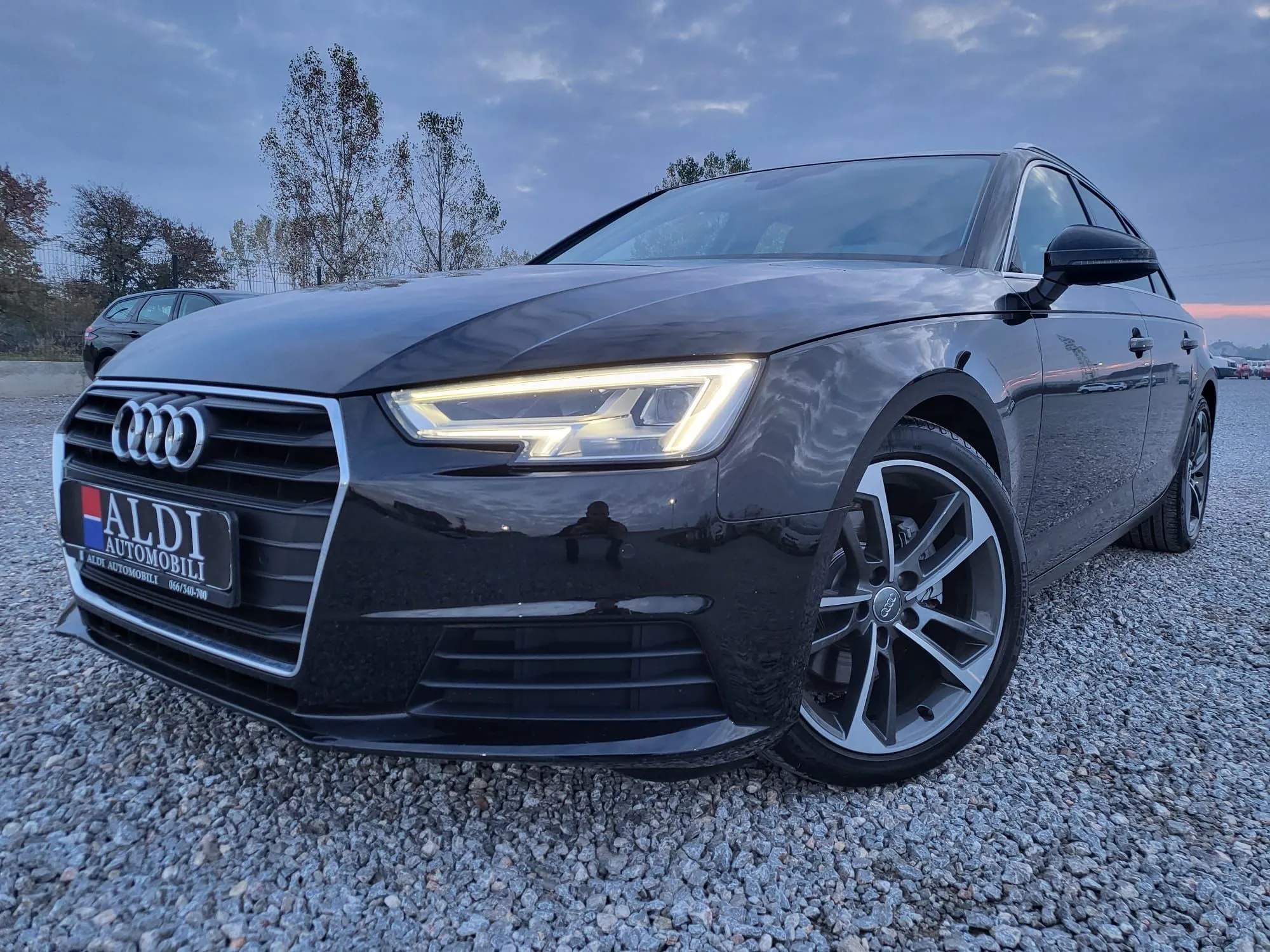 Audi A4 2.0/S-tronic Image 2