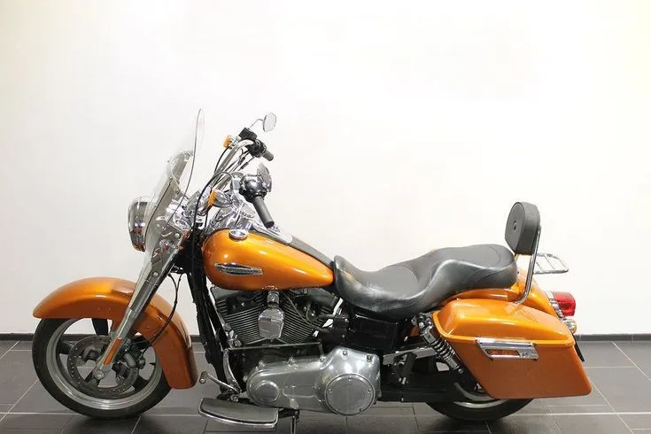 Harley-Davidson FLD  Image 5
